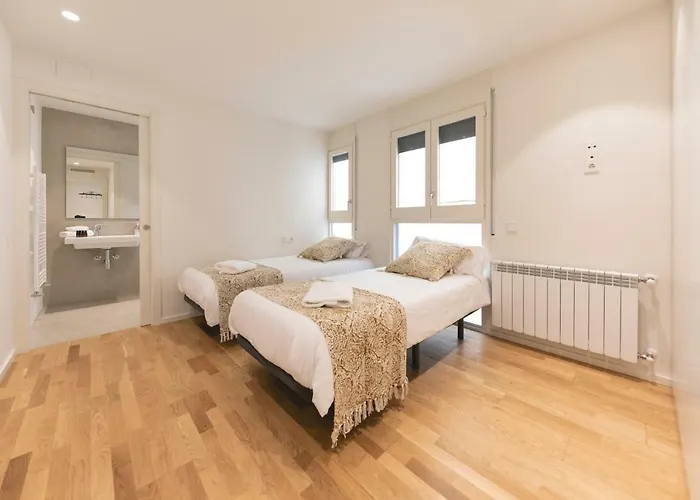 Bravissimo La Rambla Penthouse, With Large Terrace شقة خيرونا