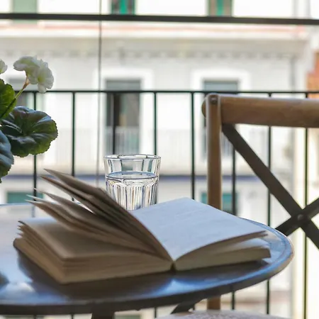 Bravissimo La Rambla Penthouse, With Large Terrace Daire