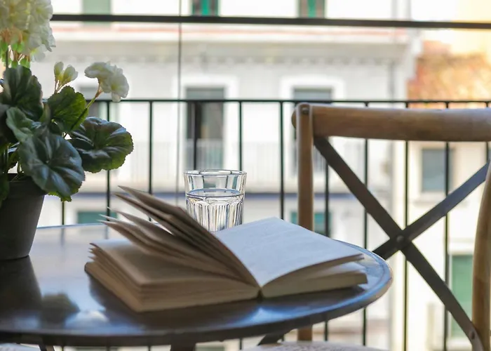 Bravissimo La Rambla Penthouse, With Large Terrace Daire